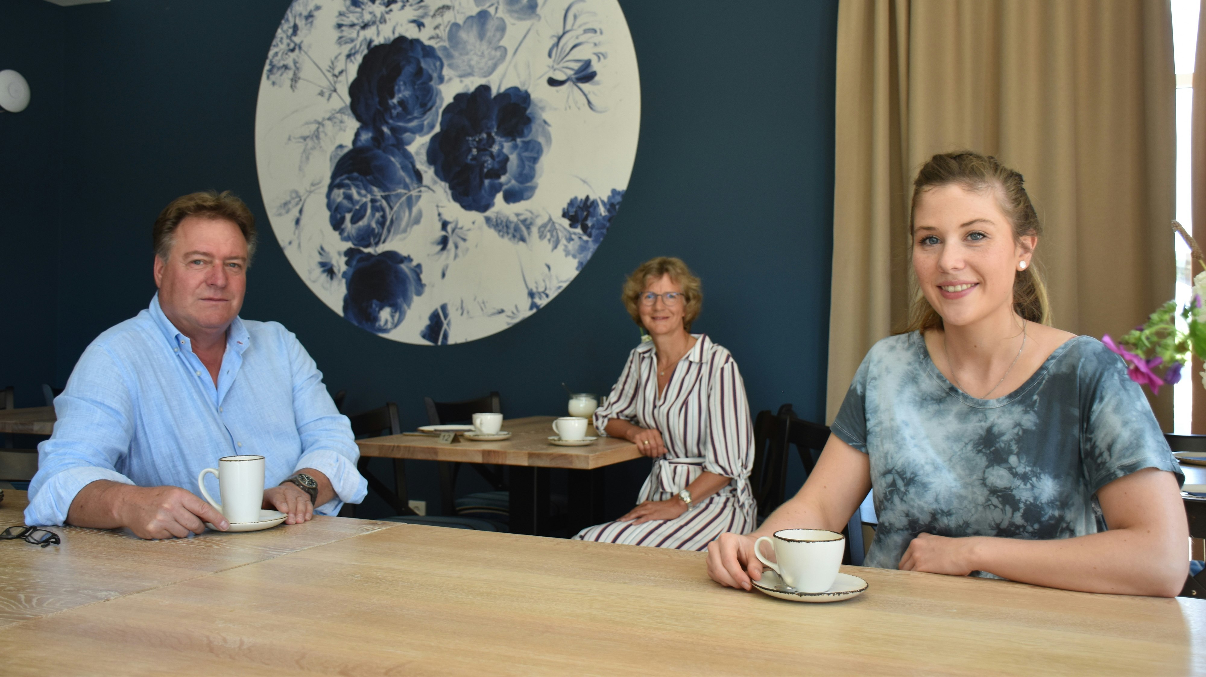 Setzen auf regionale Produkte: Ulrich Osterloh, Maria Schickling (Mitte) und Sarah Bokop. Foto: Ferber