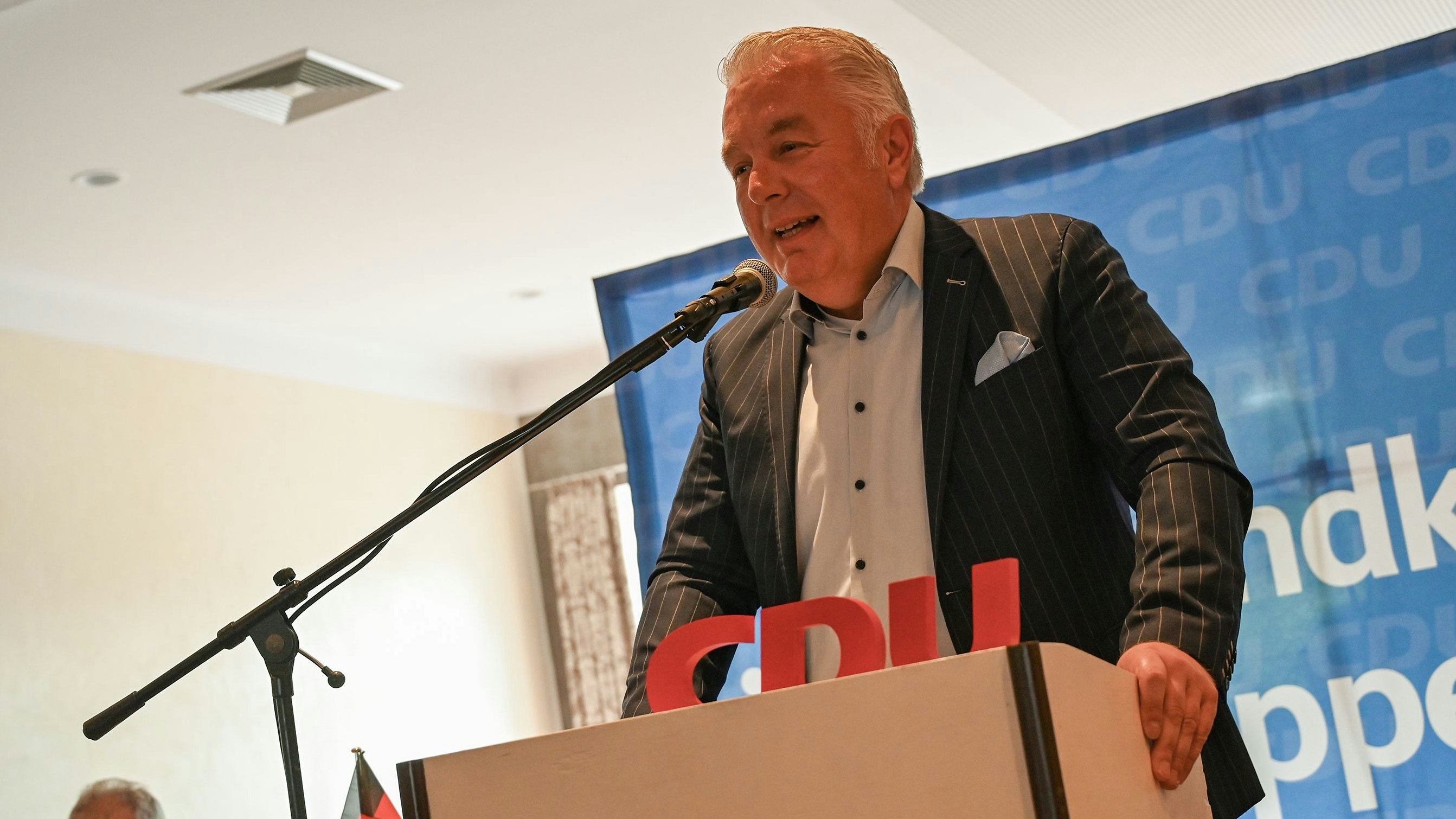 Alter und neuer CDU-Kreisvorsitzender: Christoph Eilers beim Kreisparteitag. Foto: Hermes