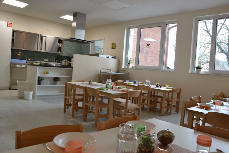 Neue Küche: Die Kinder können hier auch zu Mittag essen. Foto: Meyer