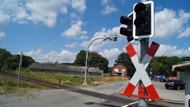 Lutten: Bahnübergang an Timpner Straße ist wieder geöffnet