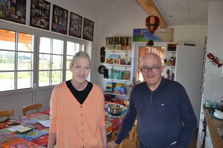Neu-Hammeler: Das Ehepaar Ute und Dr. Frank Broehl zog vor 2 Wochen auf den Mehrgenerationenhof. Foto: G. Meyer