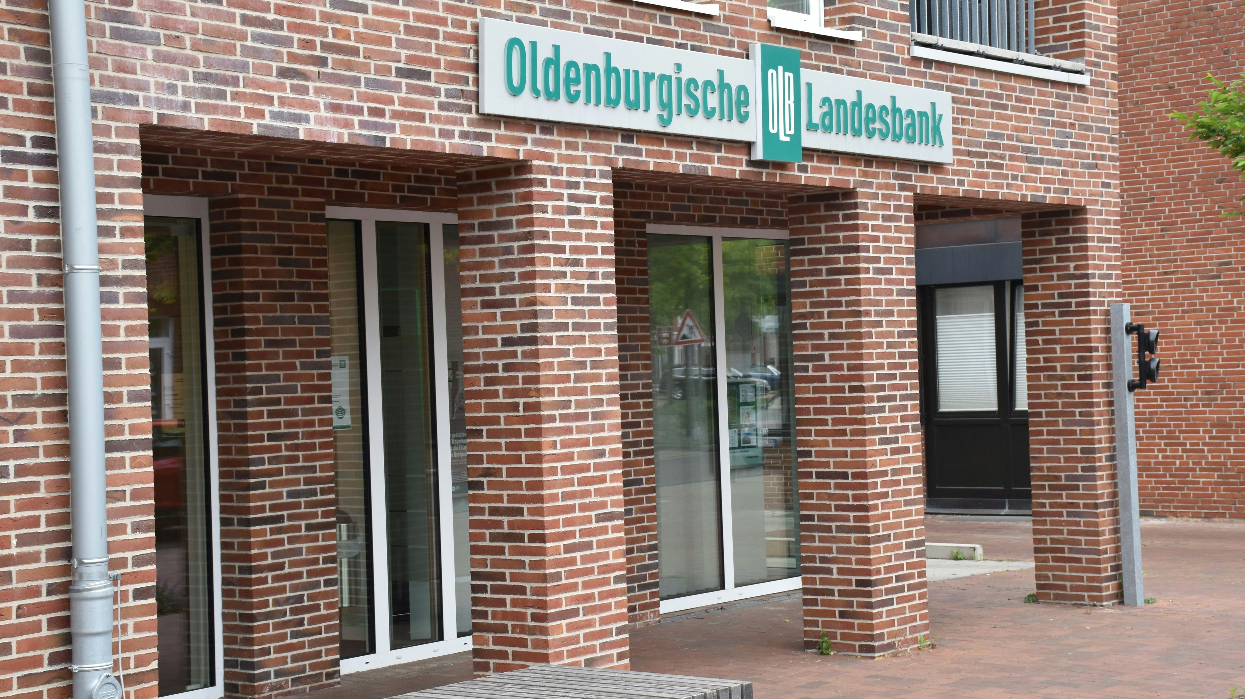 Die Oldenburgische Landesbank geht endgültig: Mit Wirkung zum 26. Oktober wird die SB-Filiale Visbek geschlossen. Foto: Ferber