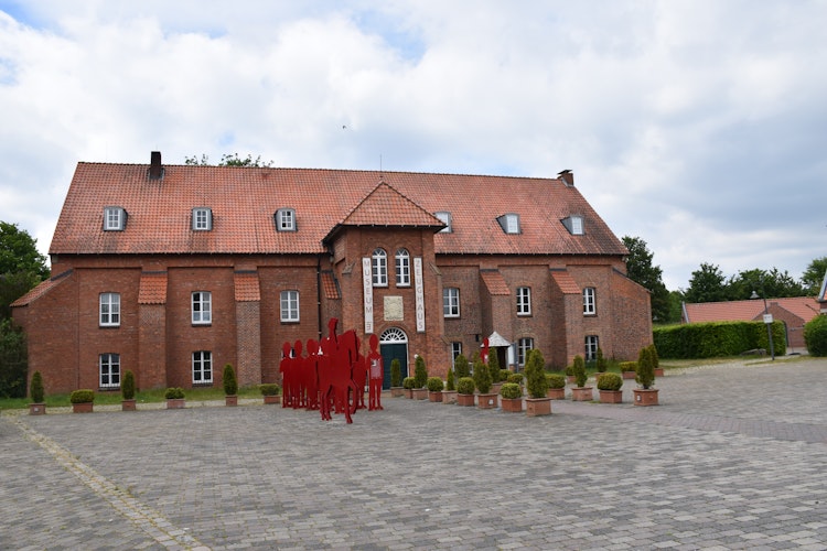 Mitten in Vechta: Seit dem 6. Mai hat das Museum im Zeughaus Vechta seine Türen wieder geöffnet. Foto: Hagedorn