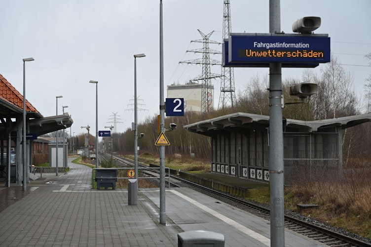 Unwetterschäden: Am Donnerstagmittag gab es noch keinen Betrieb am Cloppenburger Bahnhof. Foto: Hermes