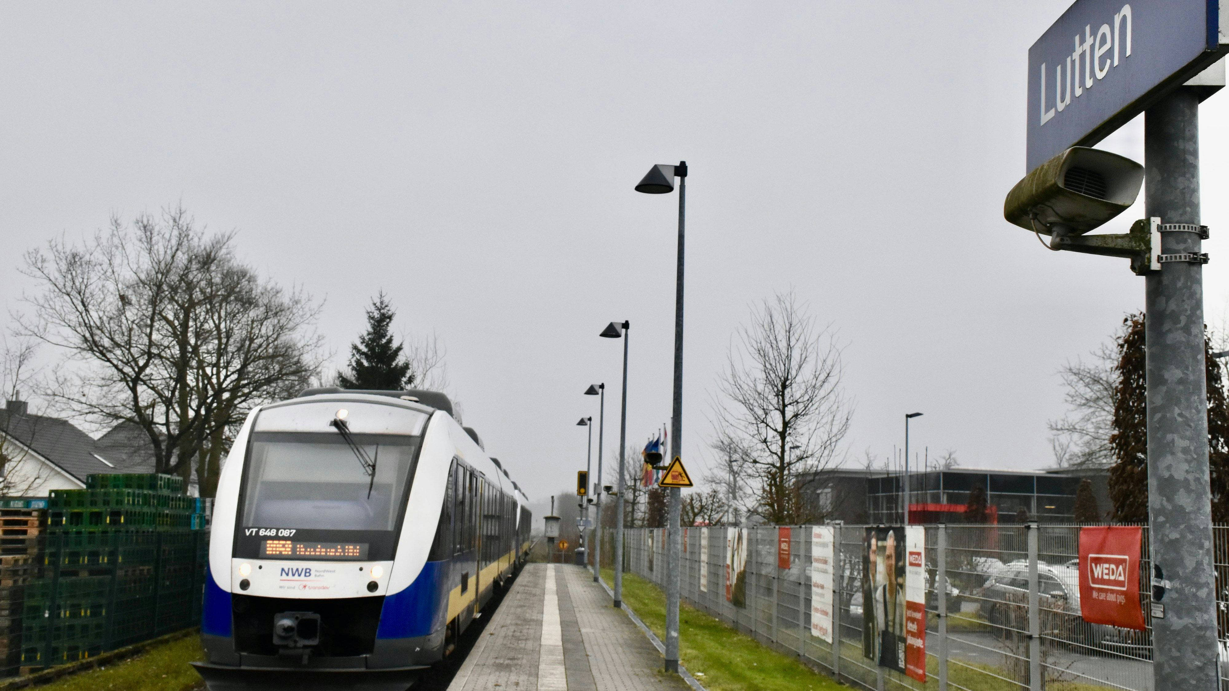 Im bislang eingleisigen Bahnhof von Lutten sollten sich laut Gutachten künftig zwei Züge begegnen können. Foto: Berg