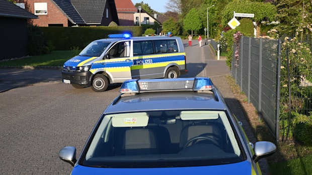 Auto überrollt 5-Jährigen in Emstek: Kind schwebt in Lebensgefahr