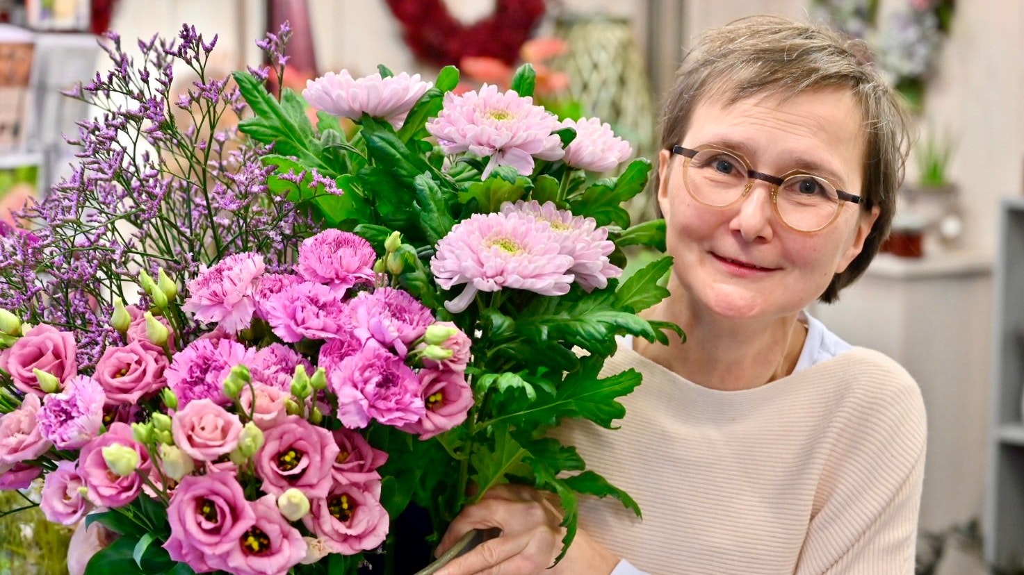 Liebt ihren Beruf: Floristin Veronika Holzum in Steinfeld. Foto: M. Niehues