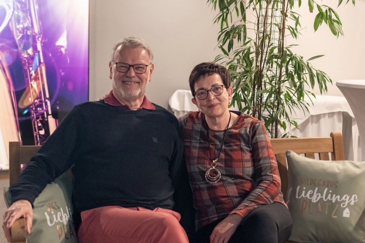 Auf dem neuen Lieblingsplatz: Joe Behrens und Ehefrau Hilgegard. Foto: Wegmann
