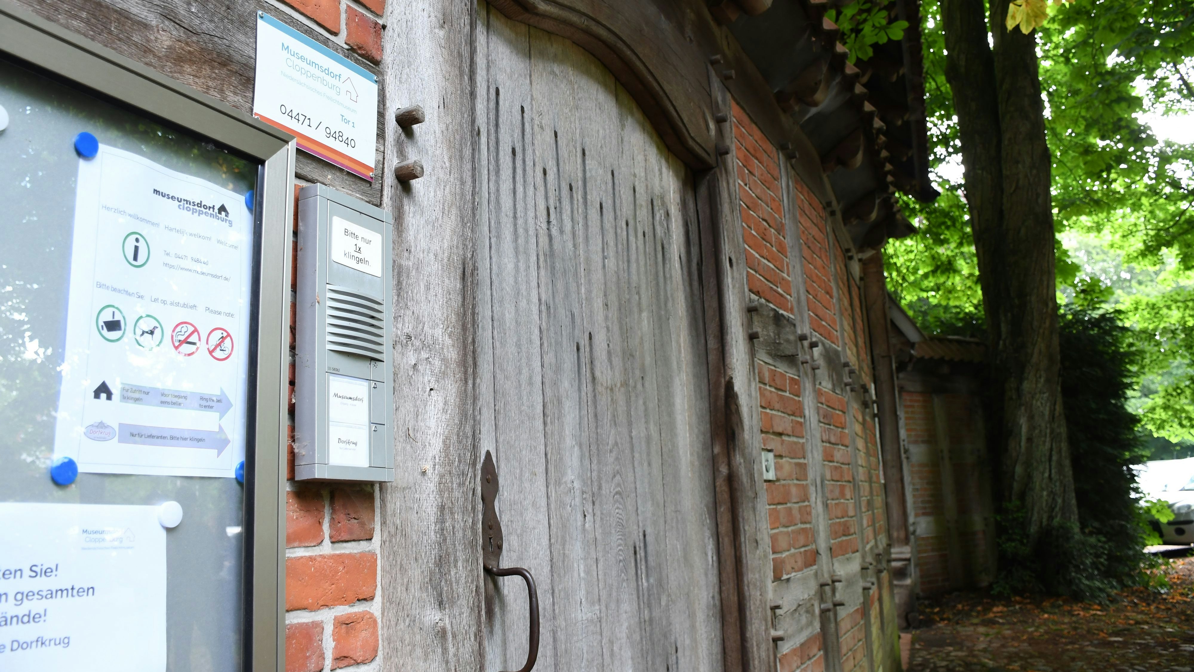 Tür zu: Der alte Eingang, den vor allem Cloppenburger bevorzugen, ist noch verschlossen - obwohl ihn das Museum gern öffnen würde. Foto:Kreke