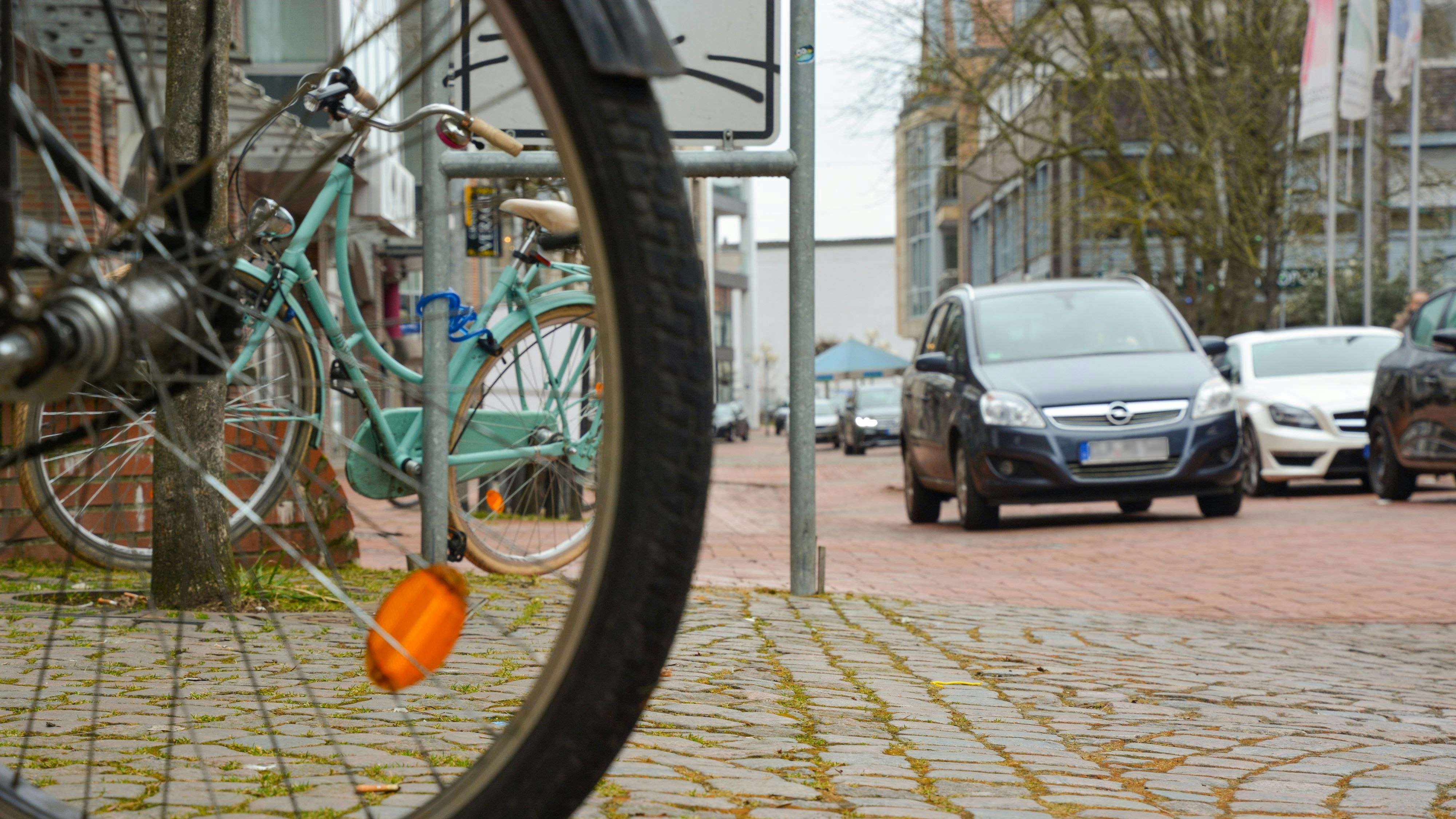 Verzahnung der Verkehrsmittel: CDU, FDP und Zentrum wollen ein Gesamtkonzept zur Mobilität in Cloppenburg erstellen lassen.&nbsp; &nbsp;Foto: Hermes