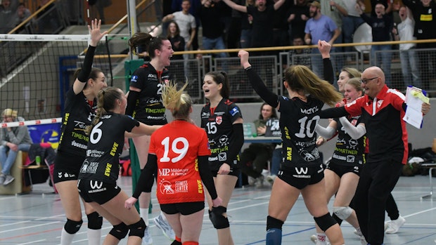 TVC-Volleyballfrauen feiern das "Wunder von Cloppenburg"