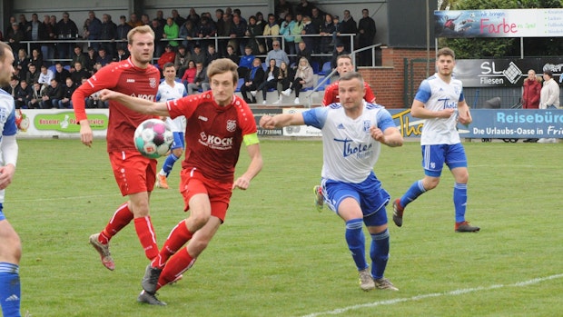 Fußball-Bezirksliga: 3:1 – Thüle tanzt mit Derbysieg in den Mai