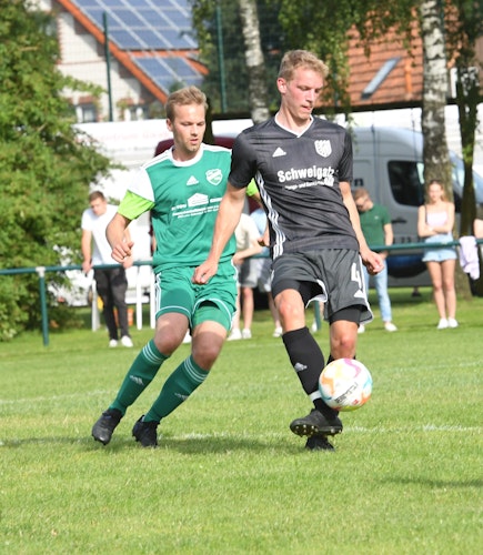 Soll eine tragende Rolle spielen: Der defensive Mittelfeldspieler Jannik Hoormann (rechts) kam vom Landesliga-Absteiger Sparta Werlte. Foto: Wulfers