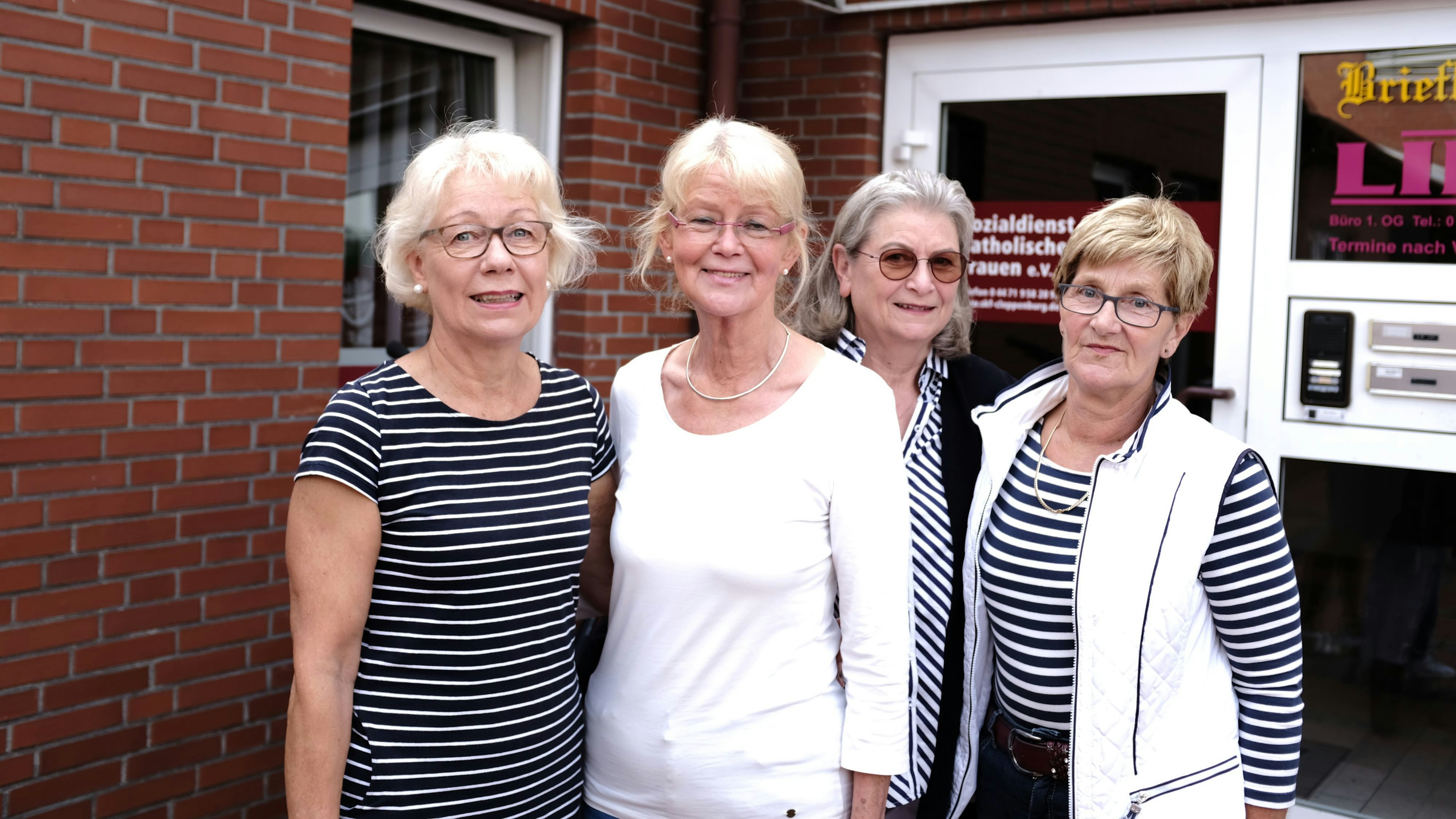 Unterstützen Familien: Inge Jünger-Zobel (von links), Gisela Kläne, Wilma von Minden und Gisela Hamberg-Dierker. Foto: Niemeyer