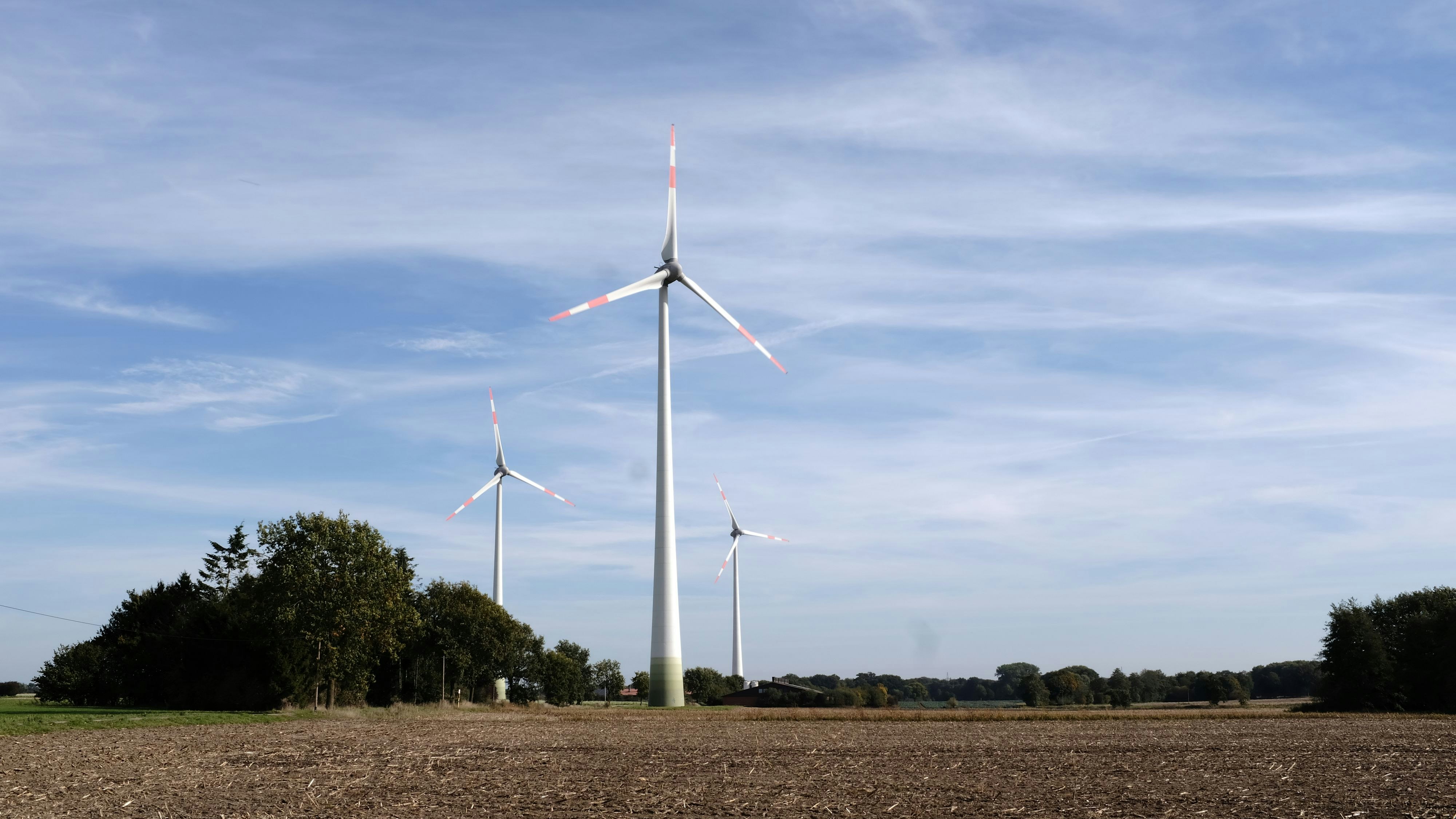 2011 gebaut: Der einzige Windpark der Stadt Cloppenburg steht in Stapelfeld, südlich des Frischehofs Lüske. Archivfoto: Niemeyer