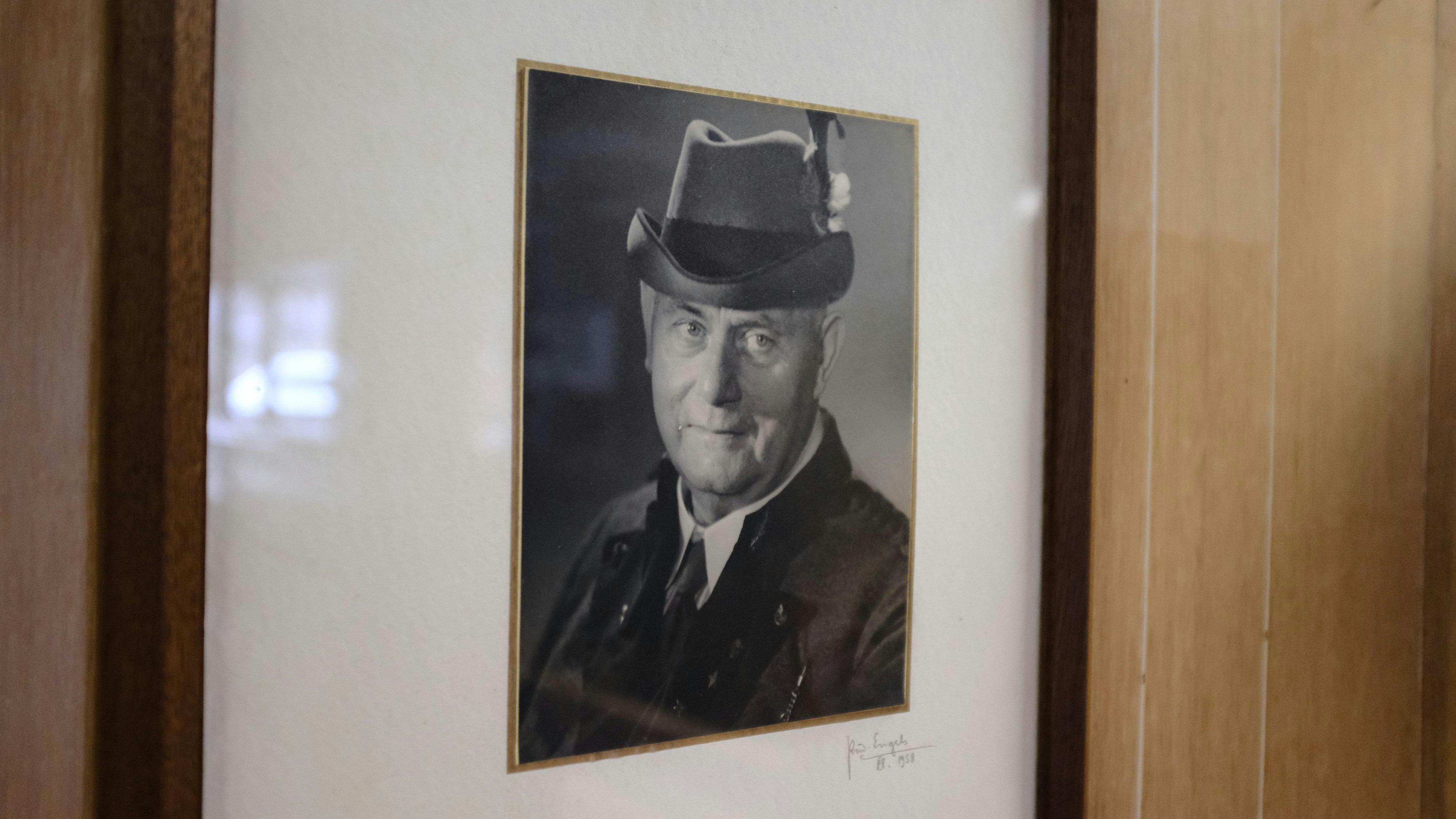 Mitbegründer des Bürgerschützenvereins Cloppenburg: Dr. Bernhard Krudewig war der erste Hauptmann des BSV. Sein Portraitbild hängt noch heute im Schützenhaus. Foto: Niemeyer