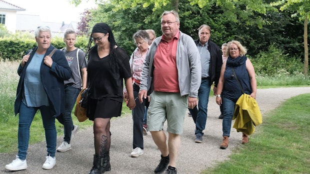 "Walk and Talk": Entertainer Bernd Stelter spaziert mit Fans durch Cloppenburg