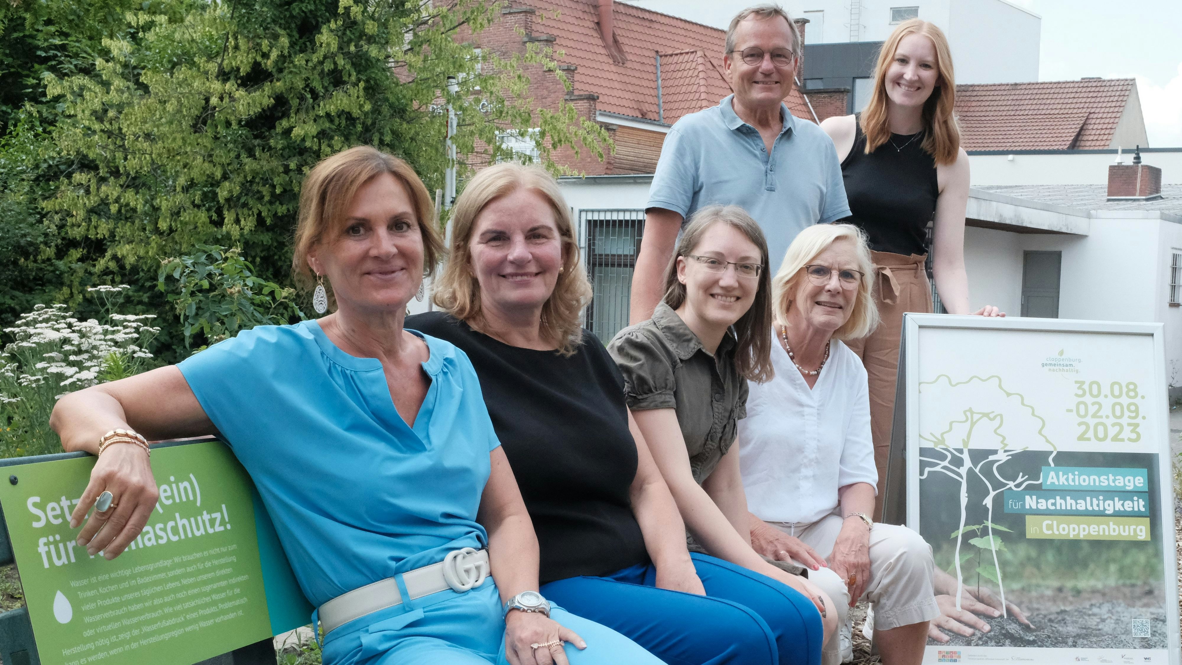 Das Organisationsteam: Ilona Heydt (links), Dr. Christina Neumann, Katrin Hedemann, Jutta Klaus, Achim Schönfeld und Julia Grever. Foto: Niemeyer
