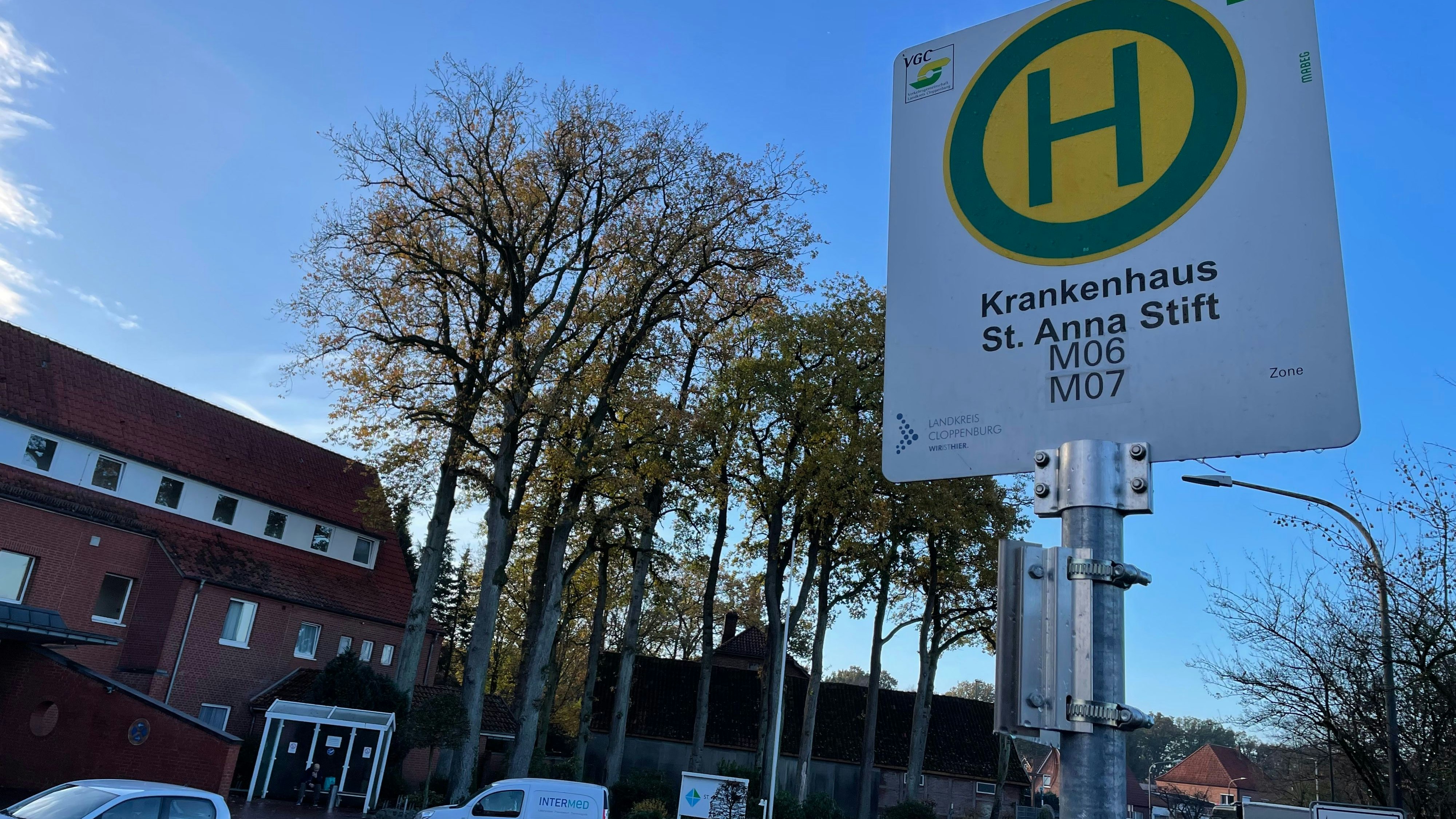 Von Klinik zu Klinik: Moobil-Plus-Busse verkehren auch zwischen Löningen und Quakenbrück. Foto: G. Meyer
