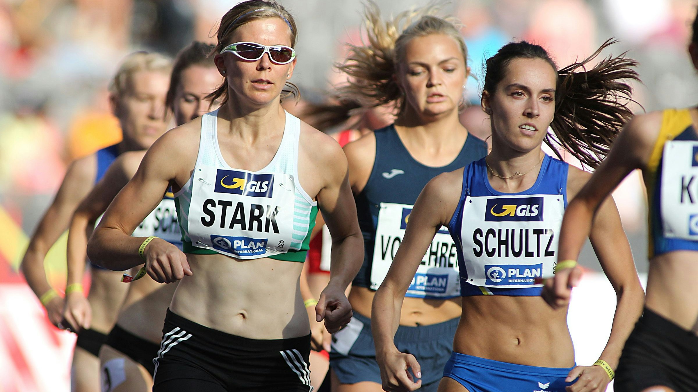 Die schnellste Frau aus dem Kreis Vechta: Katharina Stark (links) aus Lohne startet in Göttingen über 5000 Meter. Foto: Ralf Görlitz