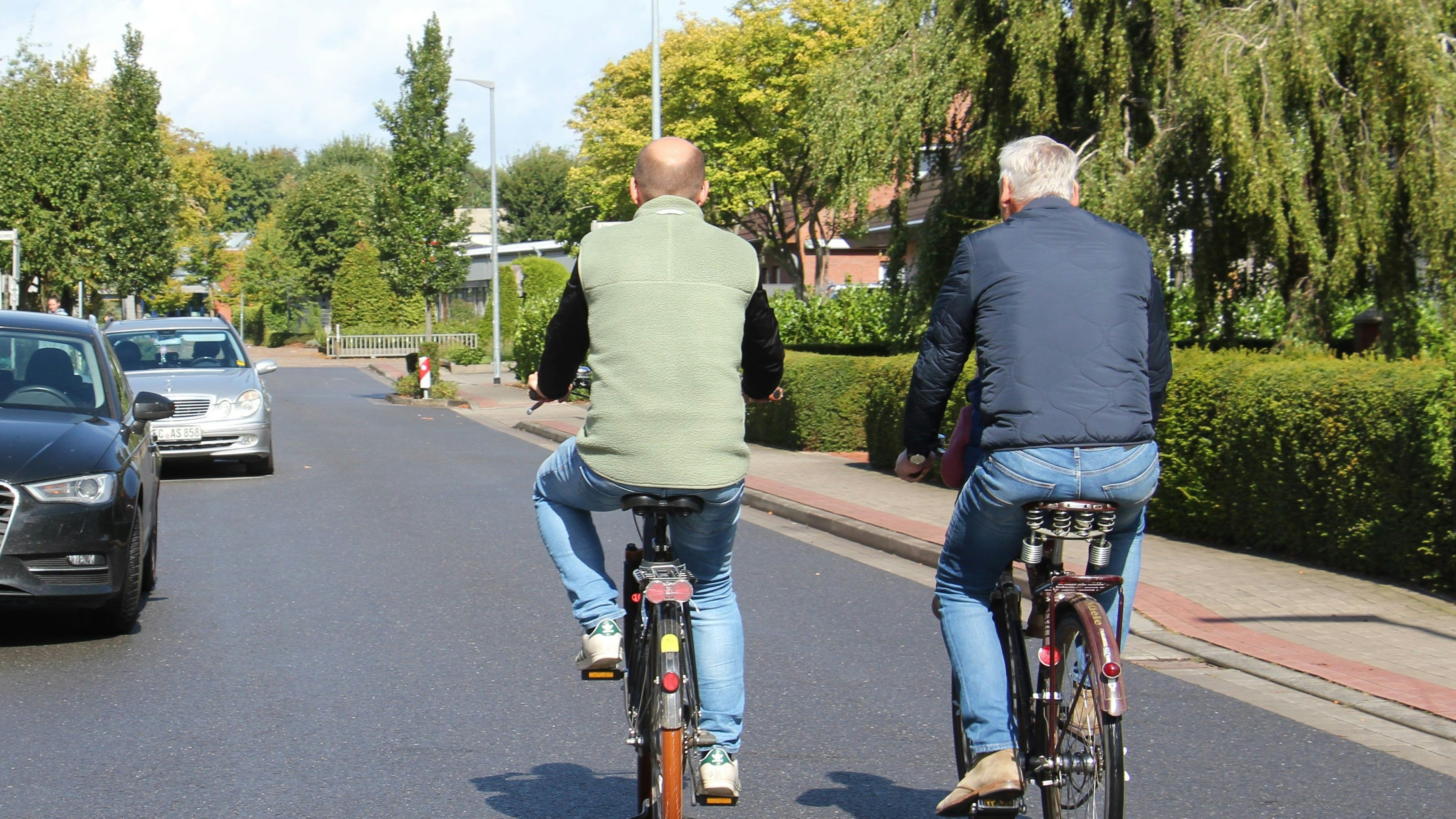 In einer Fahrradstraße dürfen Radfahrer auch nebeneinander fahren. Die neue Regelung soll im kommenden Frühjahr im Kreuzweg und Philosophenweg eingeführt werden. Foto: Speckmann