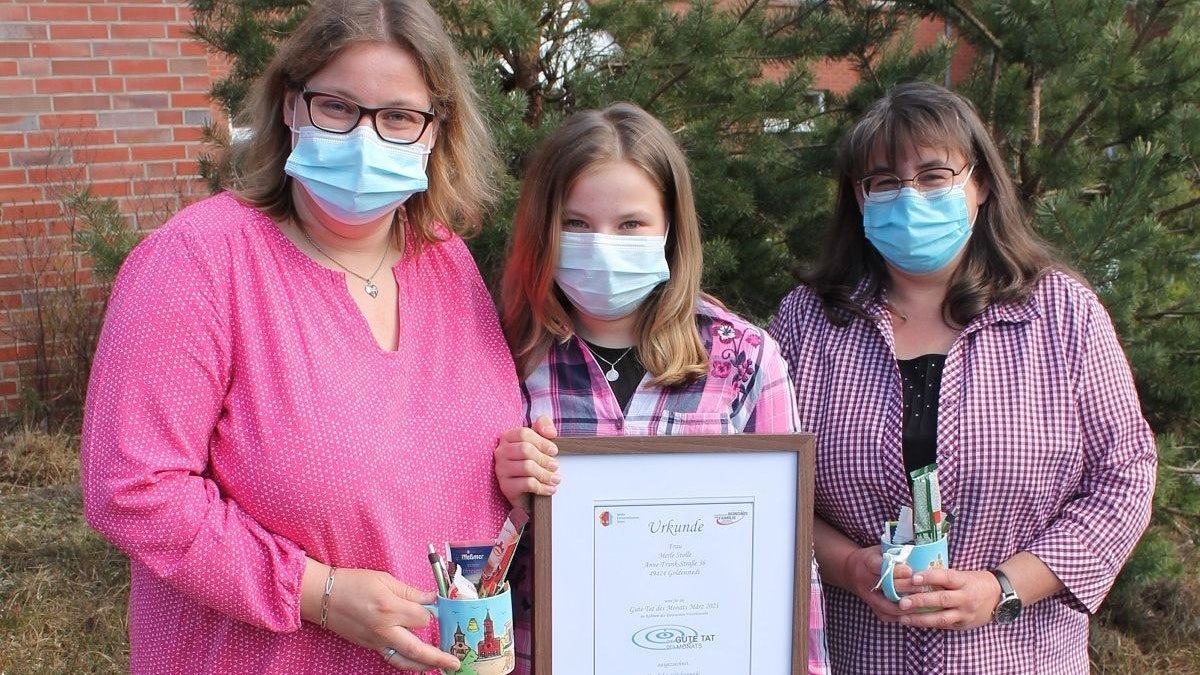 Freuen sich sehr über die besondere Auszeichnung: (von links) Mutter Michaela, Merle und Tante Sonja Stolle. Foto: Gebert-Fischer
