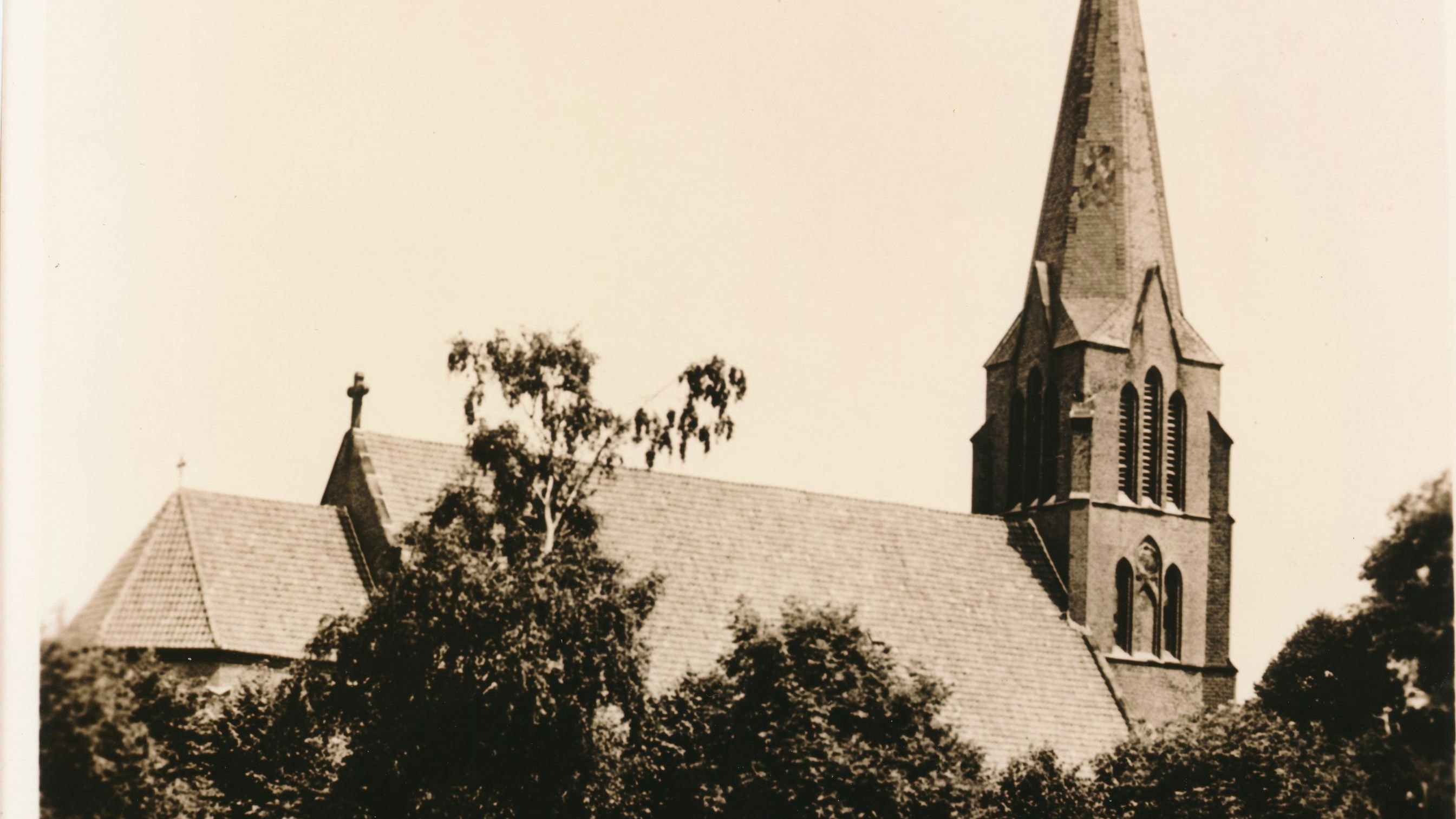 Pfarrkirche St. Peter und Paul: Im November 1871 wurde sie&nbsp;benediziert. Foto: Heimatverein Garrel