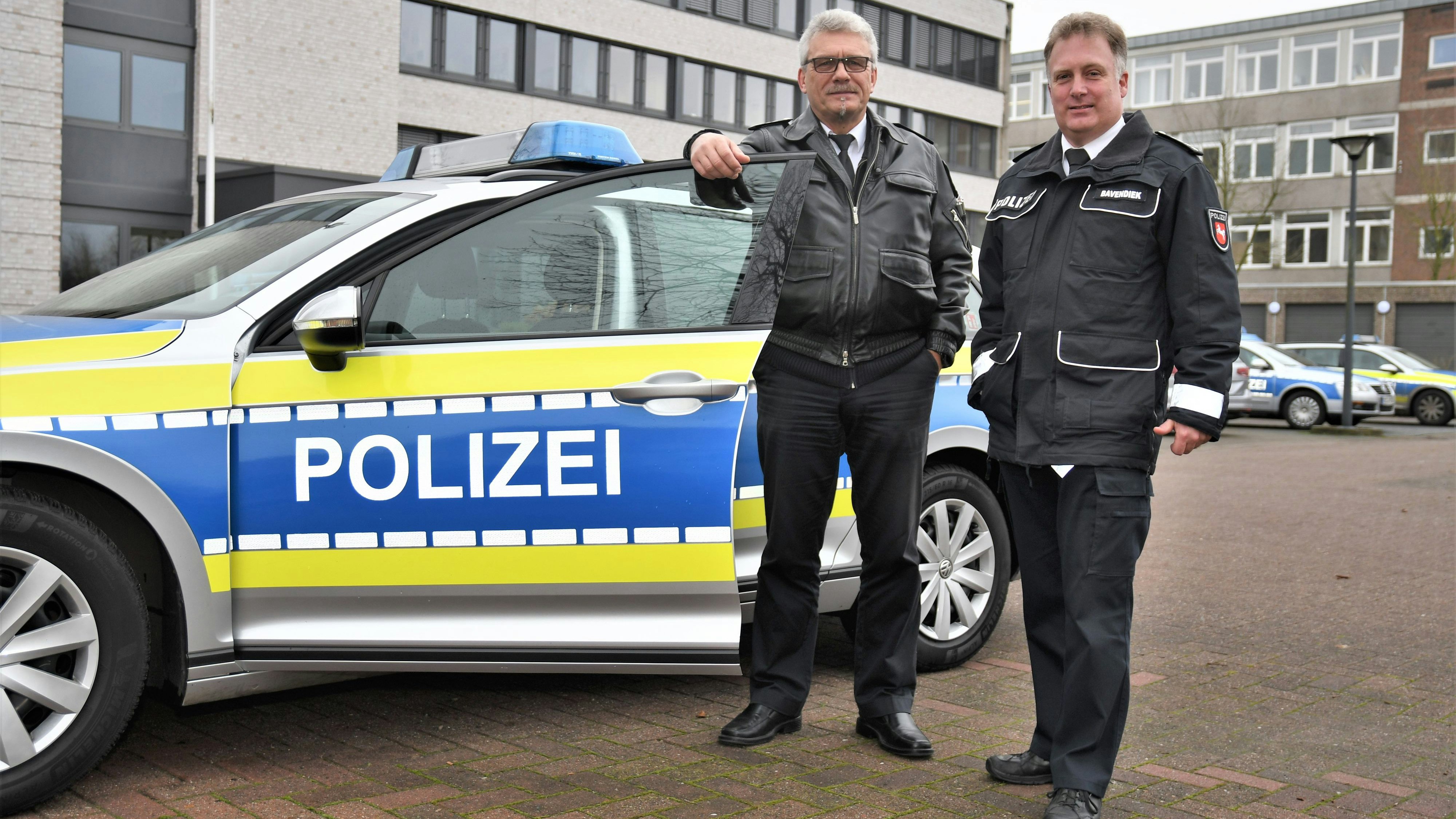 Vorgänger und Nachfolger: Michael Bavendiek (rechts) übernimmt den Einsatzposten von Thomas Geerken. Foto: Polizei