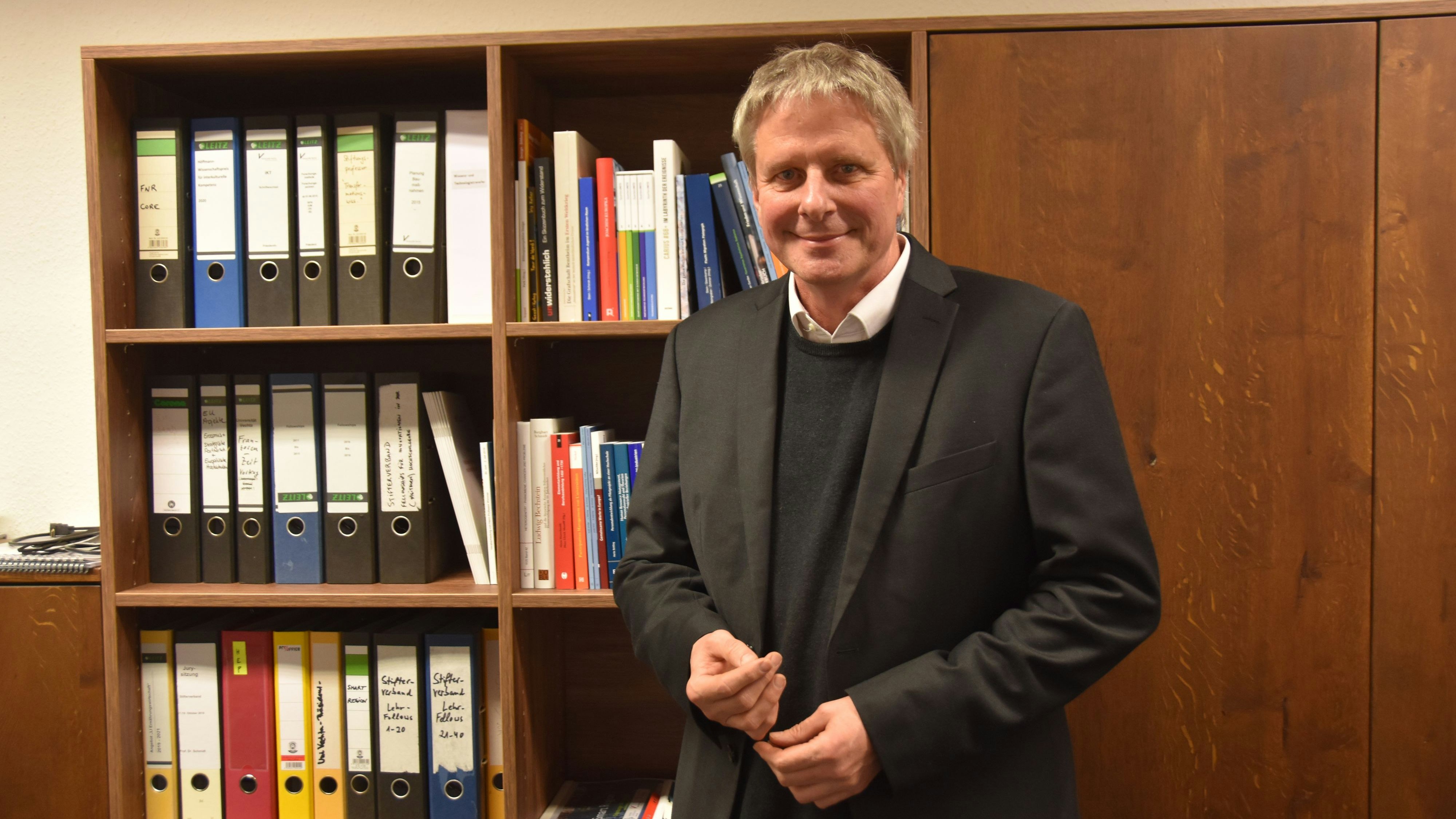 Rückblick mit Dankbarkeit: Der scheidende Präsident der Universität Vechta, Professor Dr. Burghart Schmidt. Foto: Tzimurtas