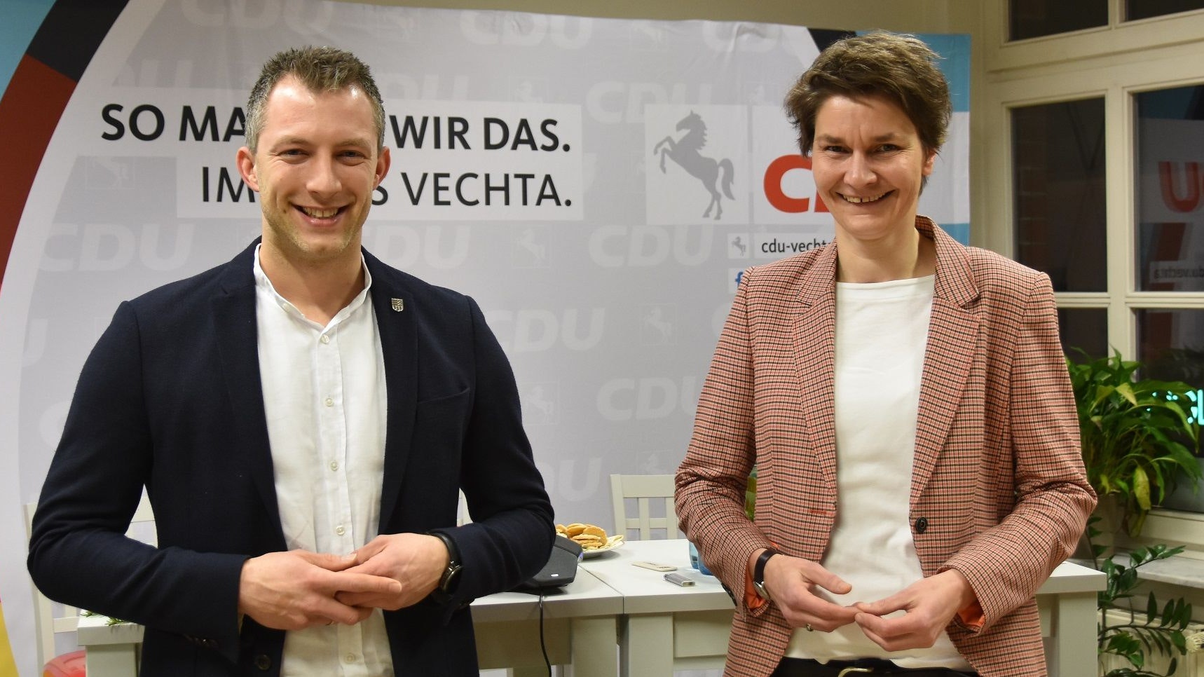 Konkurrenten im Rennen um die Kandidatur: (von links) André Hüttemeyer und Carolin Grieshop. Foto: Tzimurtas