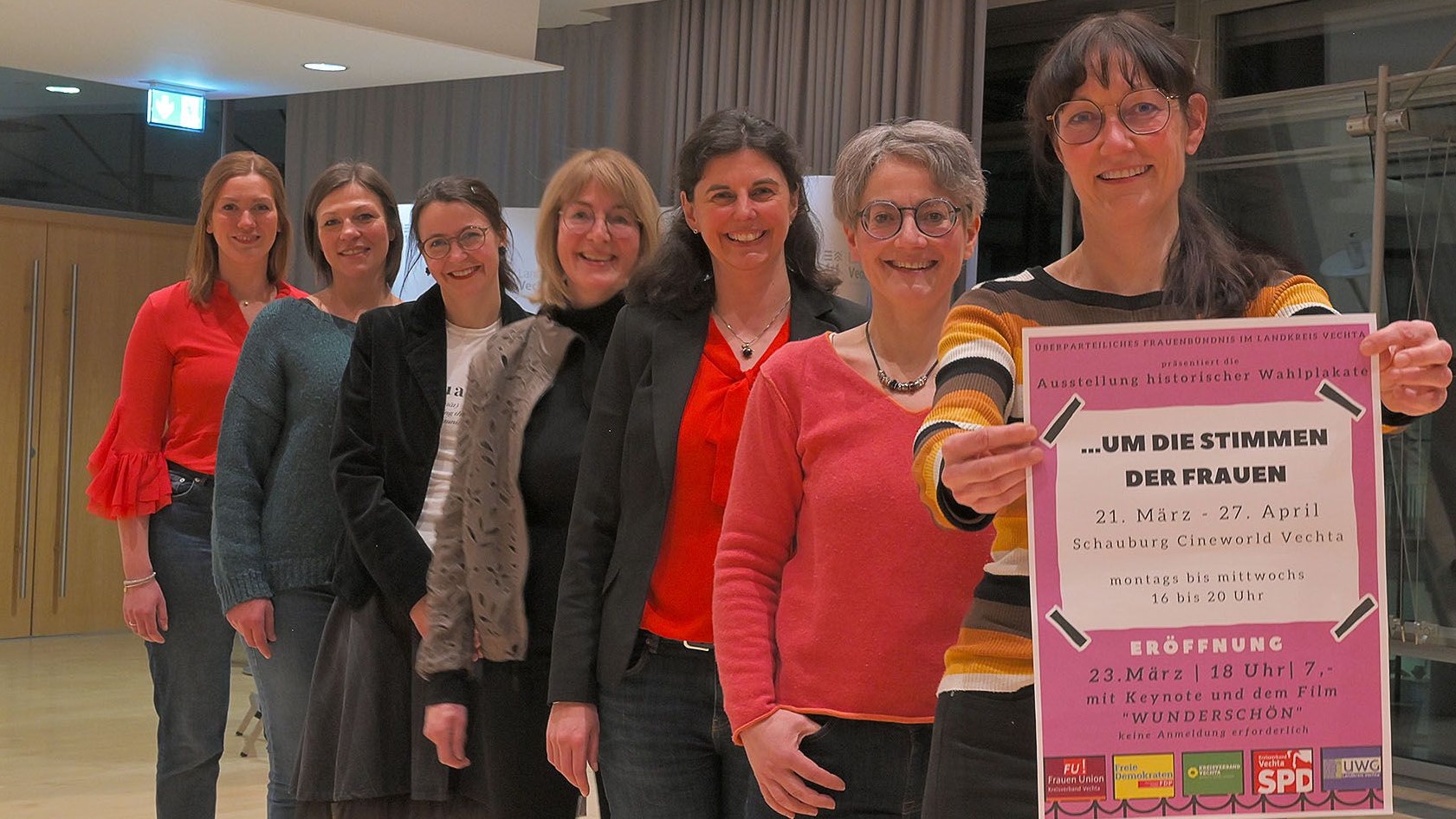 Sie werben für mehr Frauen in der Politik: (von links) Anja Muhle (FDP), Jana Bröker (SPD), Tanja Meyer (Grüne), Dorith Tumbrägel (FU), Katharina Willenbrink (FU), Claudia Bausen (UWG) und Astrid Brokamp (Gleichstellungsbeauftragte des Landkreises). Foto: Scholz