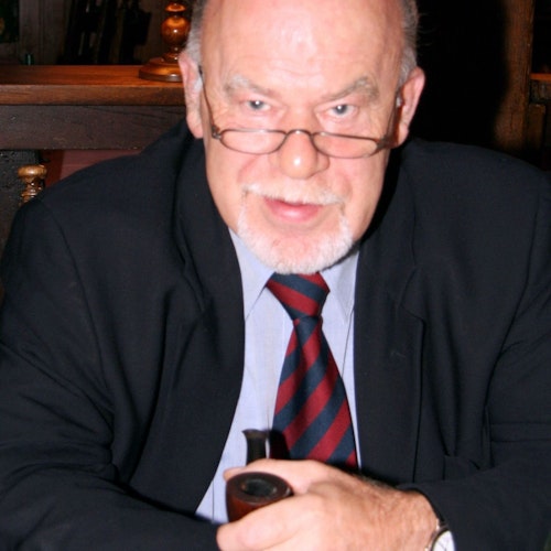 So kannte man ihn: Günter Graf mit Pfeife bei einer Veranstaltung 2008 im Saal des Landgasthofs Pollmeyer. Foto: MT-Archiv
