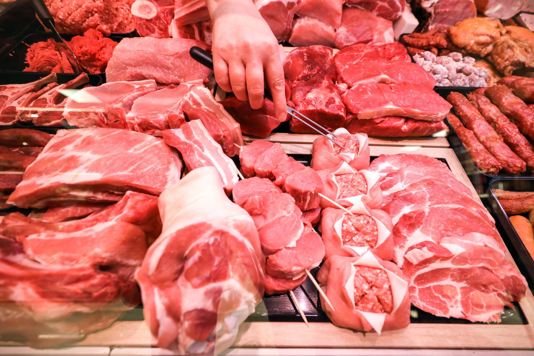 "Fleisch wird in Deutschland nicht knapp, auch nicht Schweinefleisch", sagt Tim Koch von der Agrarmarkt Informations-Gesellschaft.Jan Woitas/dpa-Zentralbild/dpa