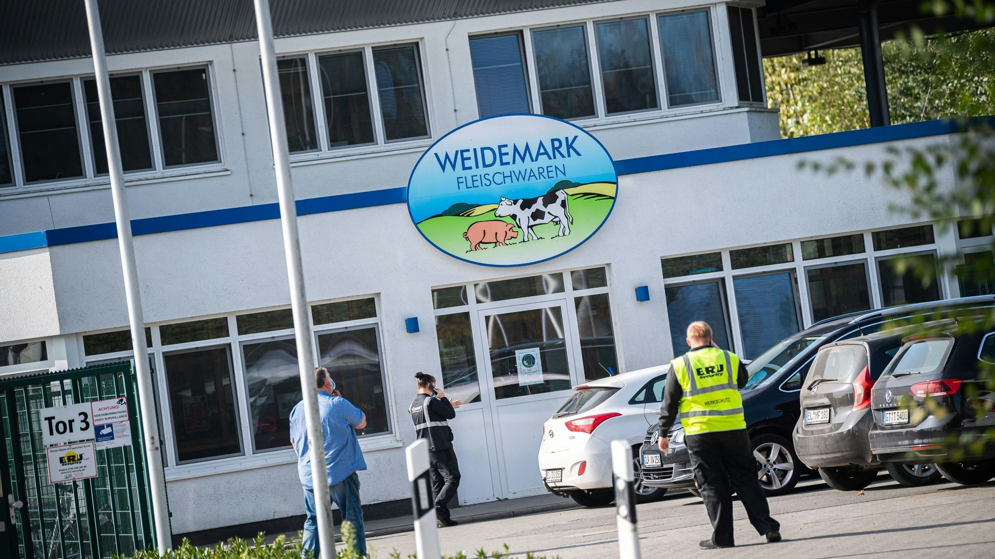 Die Tönnies-Tochterfirma Weidemark will gerichtlich gegen die vorübergehende Schließung vorgehen. Foto: dpa