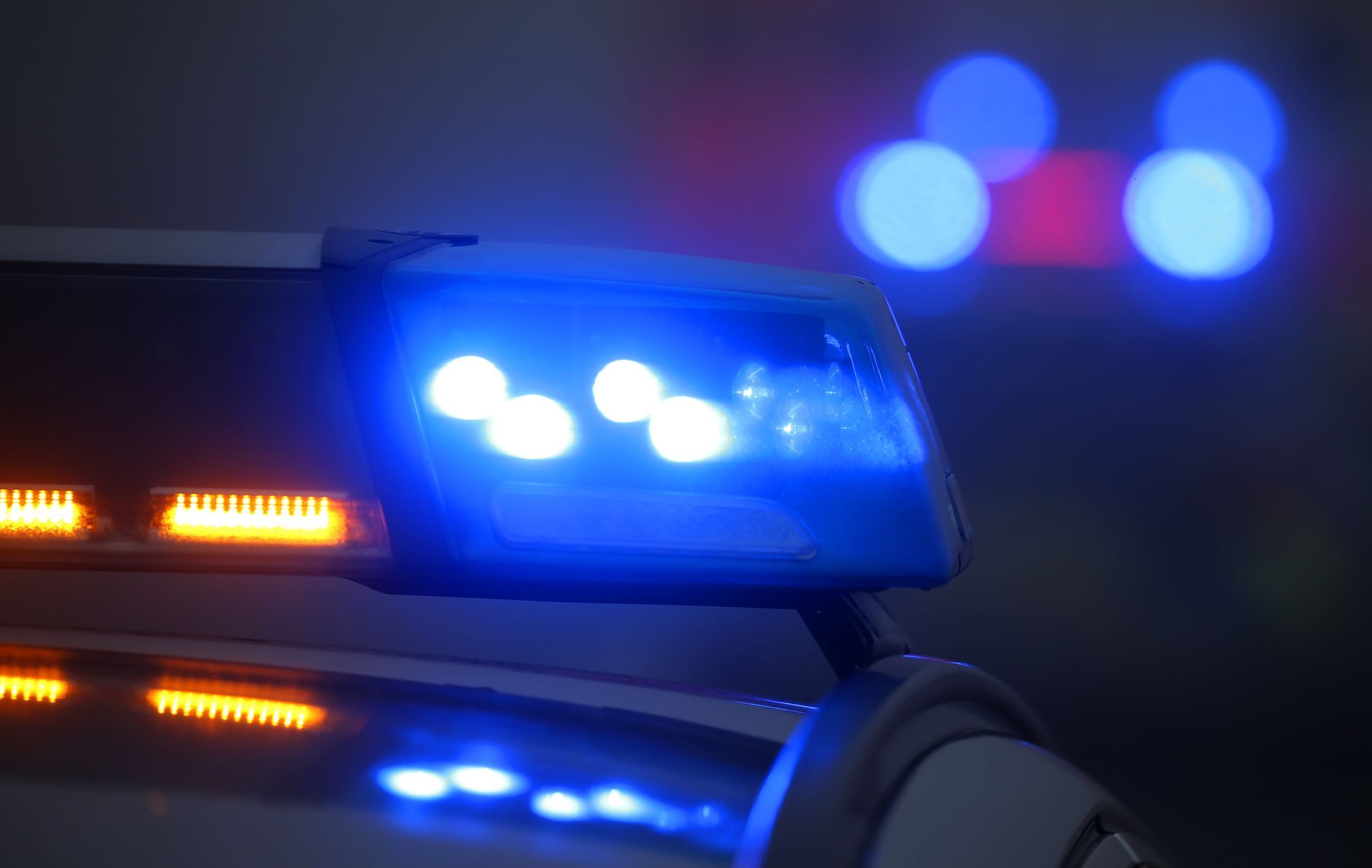 Die Polizei sucht nach einem Überfall auf einen Discounter in Quakenbrück mindestens 2 Räuber.&nbsp; Foto: dpa