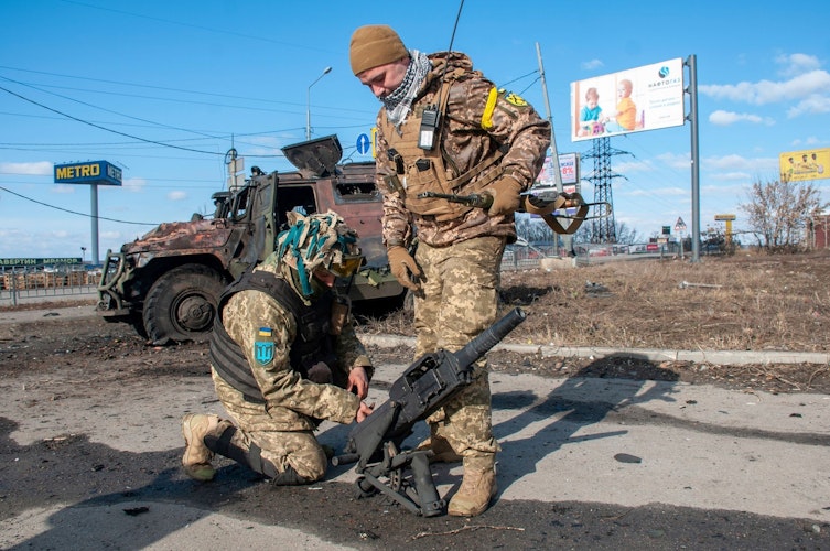 Ukrainische Soldaten in Charkiw. Foto: dpa