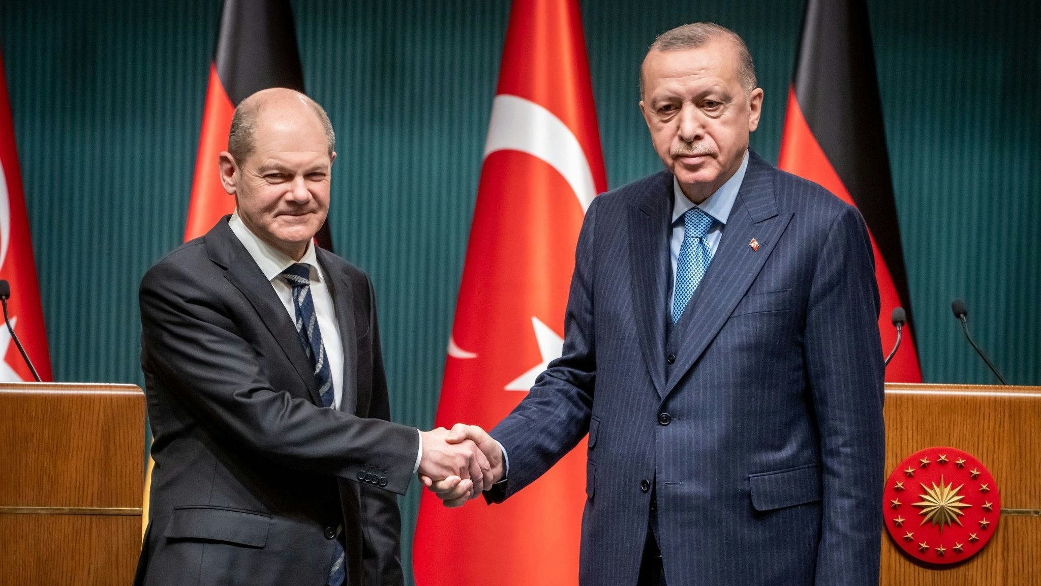 Bundeskanzler Olaf Scholz ist für Gespräche mit dem türkischen Präsidenten Recep Tayyip Erdogan nach Ankara gereist. Foto: dpa/Kappeler