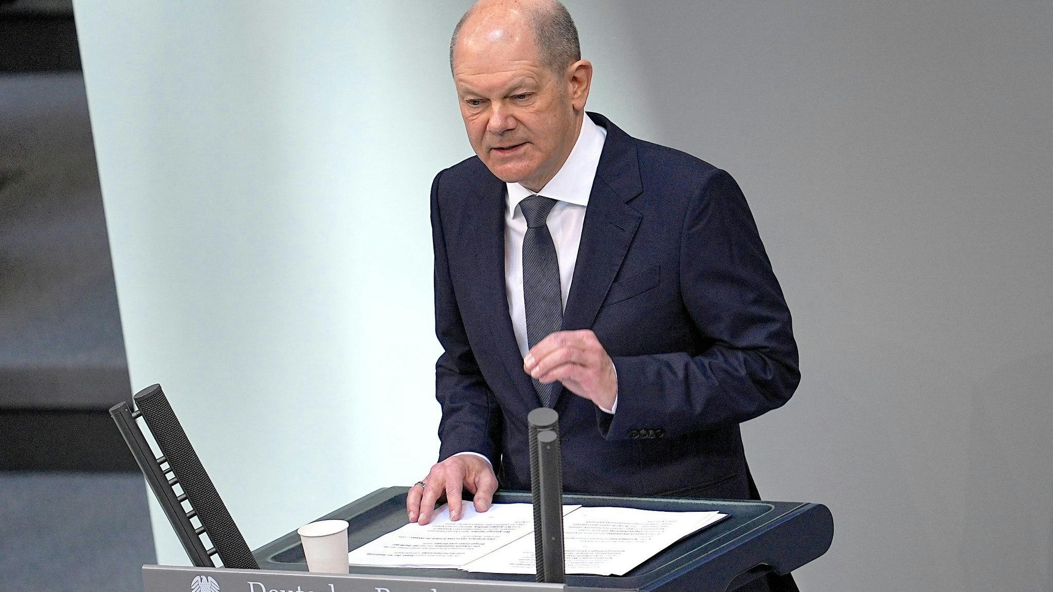 Bundeskanzler Olaf Scholz spricht in der Generaldebatte im Bundestag. Foto: dpa/Kappeler