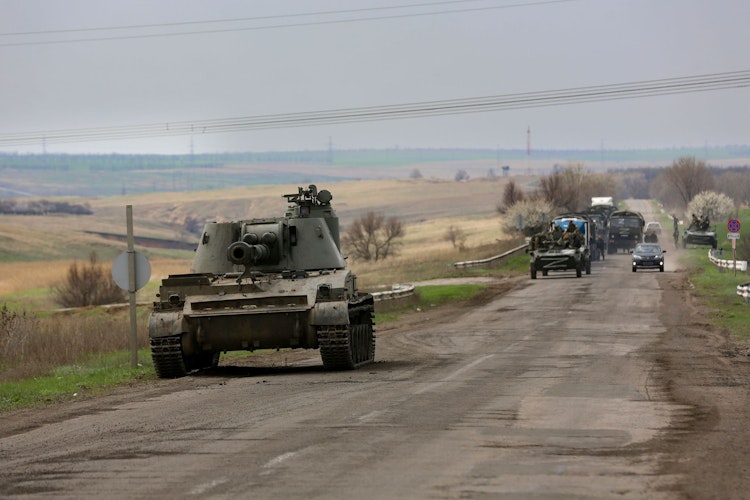 Russische Truppen vor Mariupol. Foto: dpa