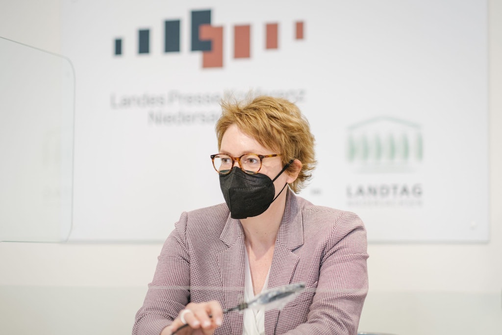 Einen Monat nach Lockerung: Ministerin dankt Maskenträgern 