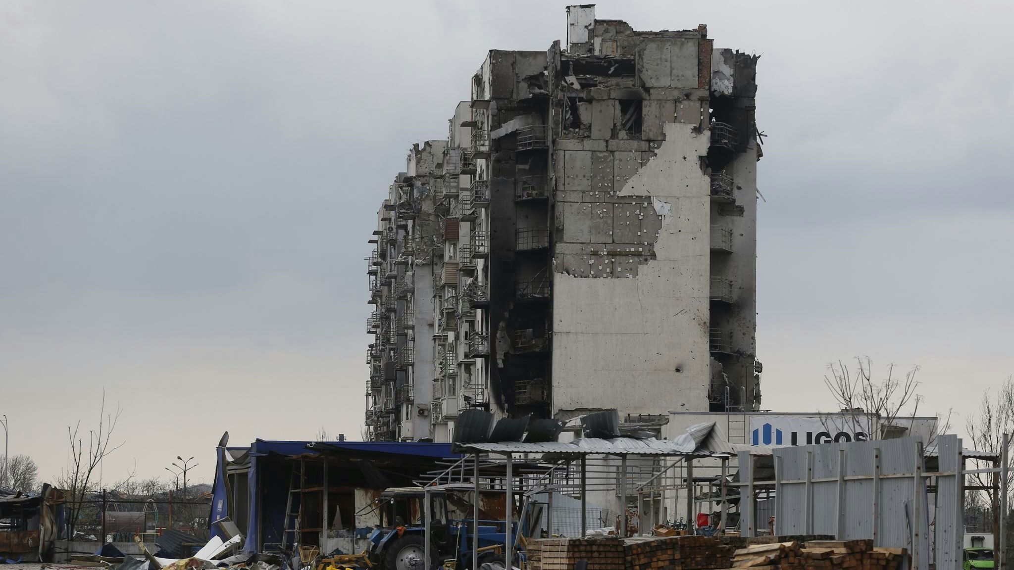 Ein beschädigtes Gebäude in Mariupol. Symbolfoto: dpa/Victor