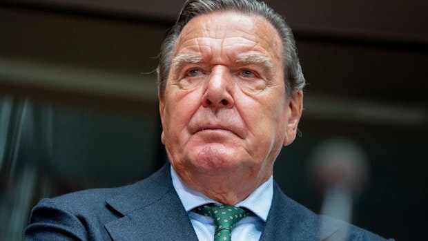 Union will Schröders Versorgung fast komplett streichen