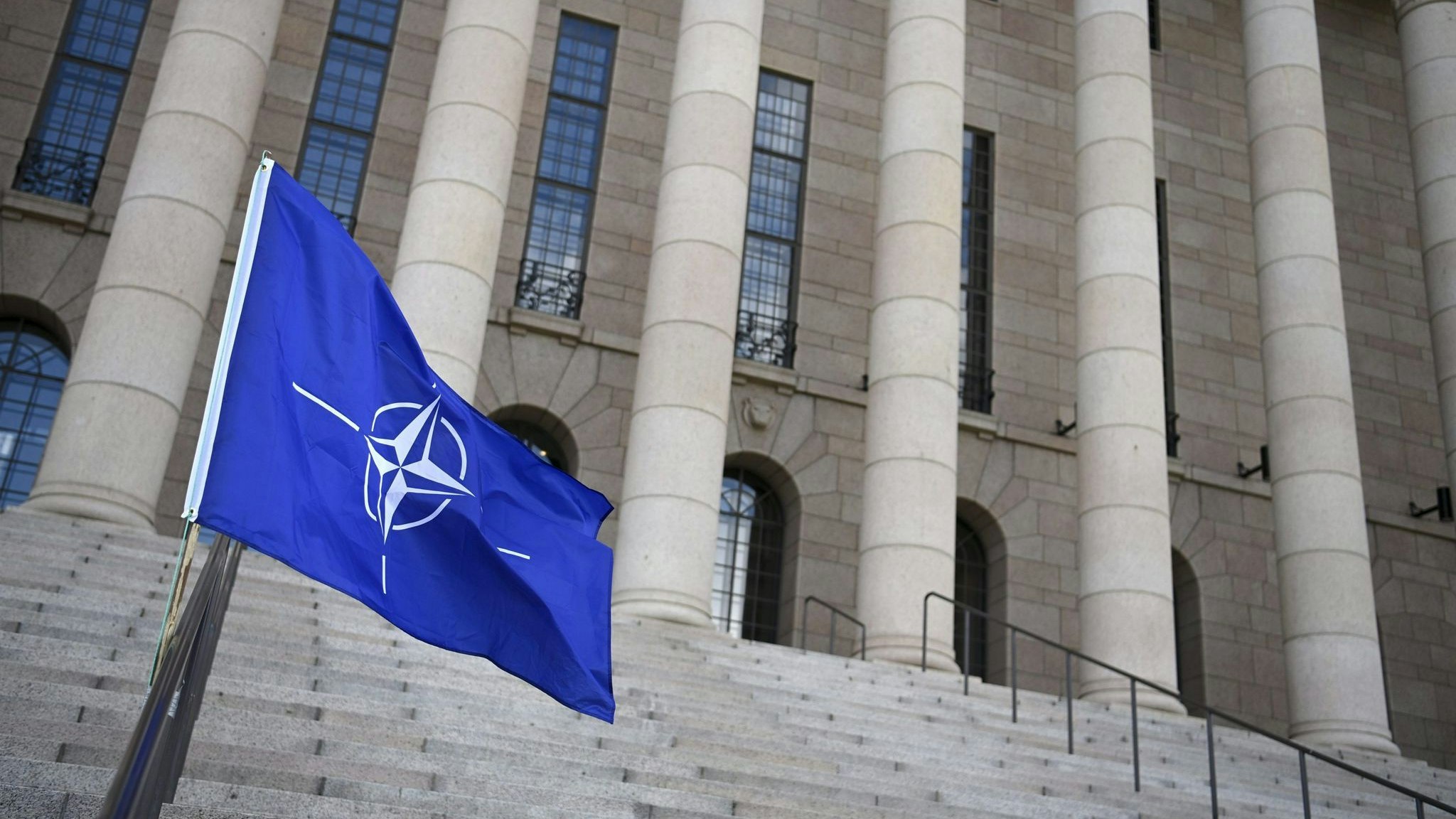 Das finnische Parlament hat den Weg für einen Nato-Mitgliedschaftsantrag freigemacht. Foto: dpa/Aimo-Koivisto
