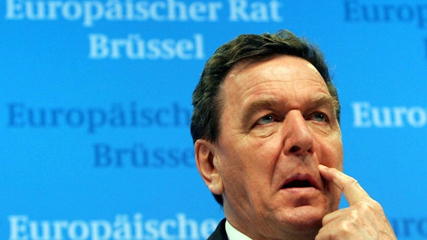 Altkanzler Schröder verlässt Posten als Aufsichtsratschef bei Rosneft