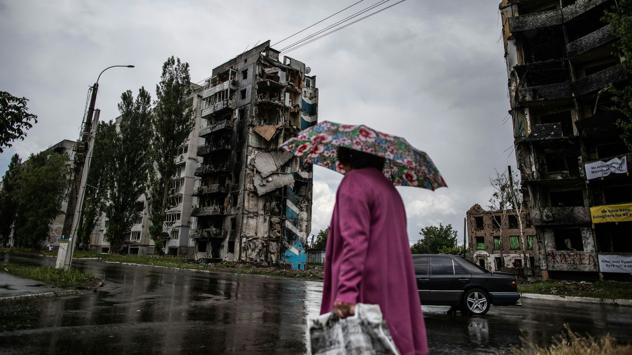 Luftangriffe haben die&nbsp; Wohnhäuser an der Zentralstraße in Borodianka zerstört. Foto: dpa/Michal Burza/ZUMA Press Wire