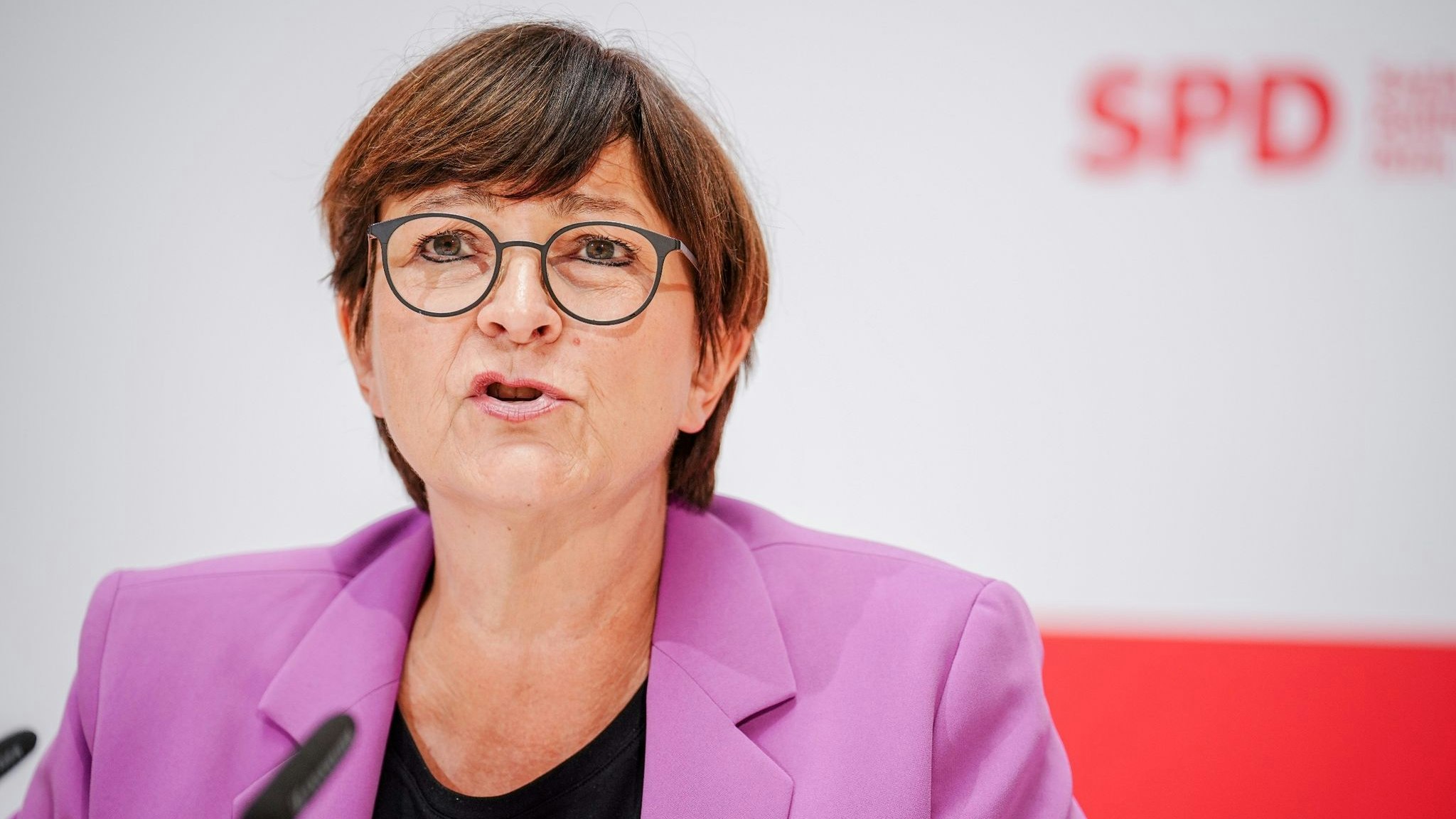 Saskia Esken, SPD-Bundesvorsitzende, gibt eine Pressekonferenz. Foto: dpa/Nietfeld