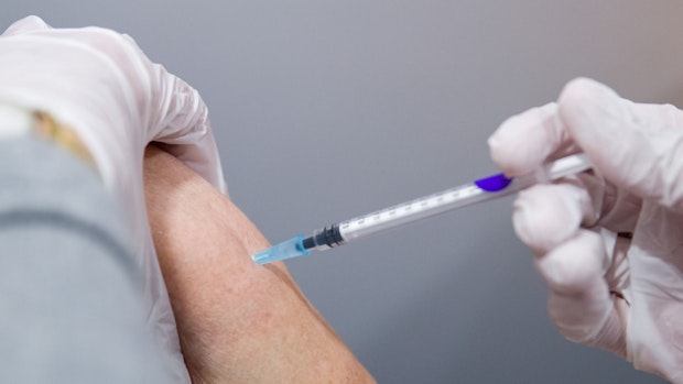 Corona-Varianten: Angepasste Impfstoffe rascher zulassen? 