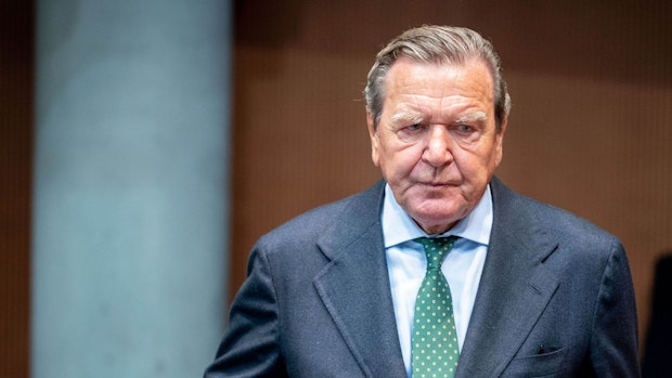 Verlust seiner Sonderrechte: Schröder verklagt Bundestag