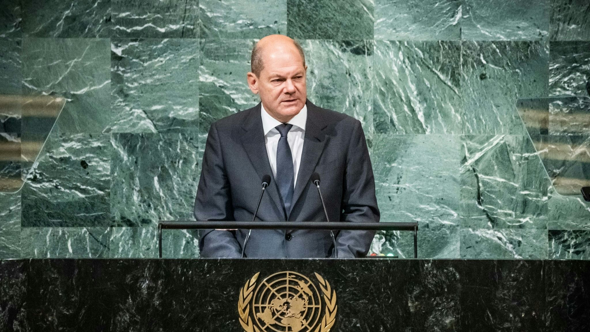 Bundeskanzler Olaf Scholz spricht vor den Delegierten in der UN-Generaldebatte. Foto: dpa/Kappeler