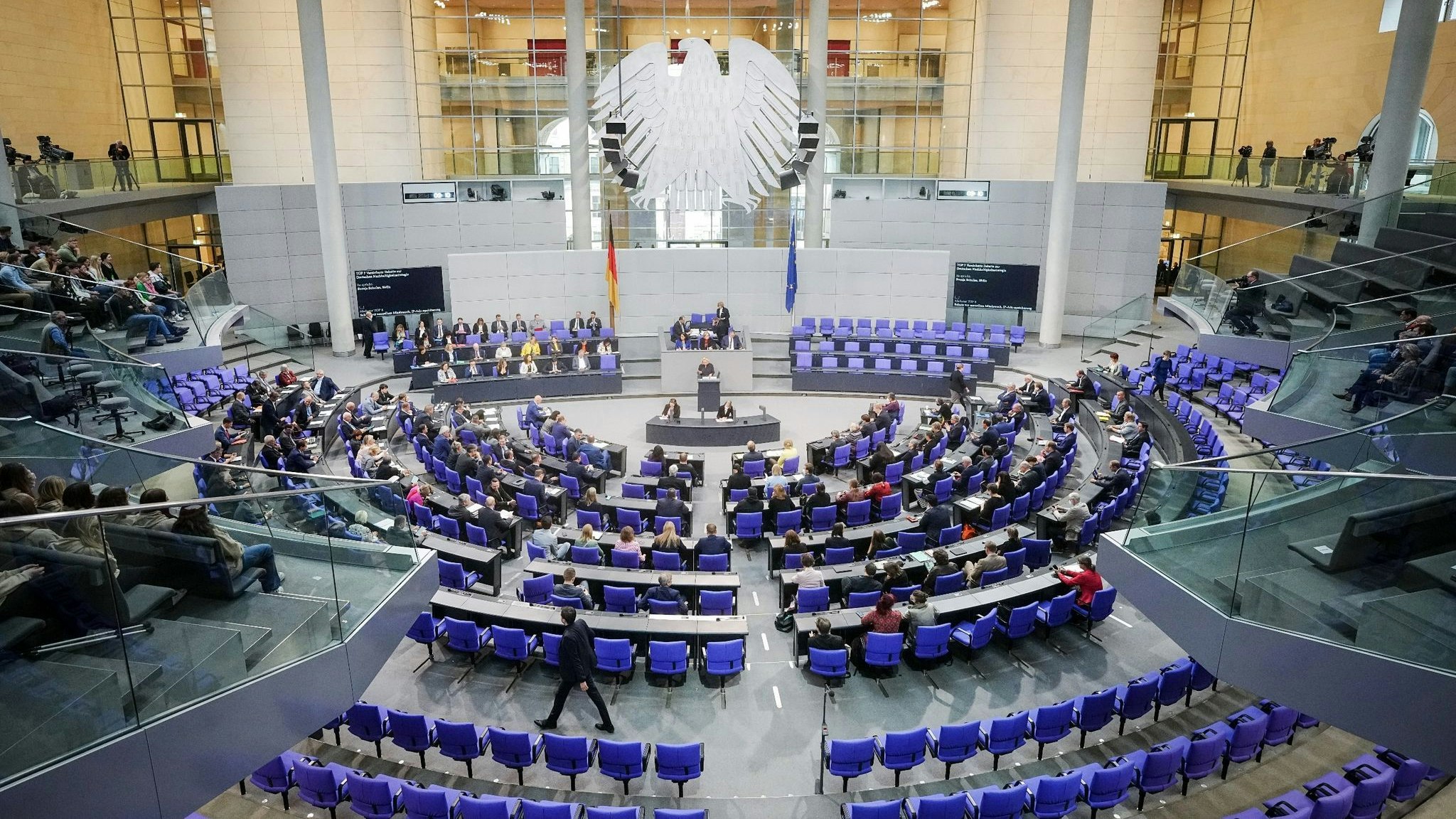 Der erleichterte Zugang zum Kurzarbeitergeld ist vom Bundestag verlängert worden. Foto: dpa/Nietfeld